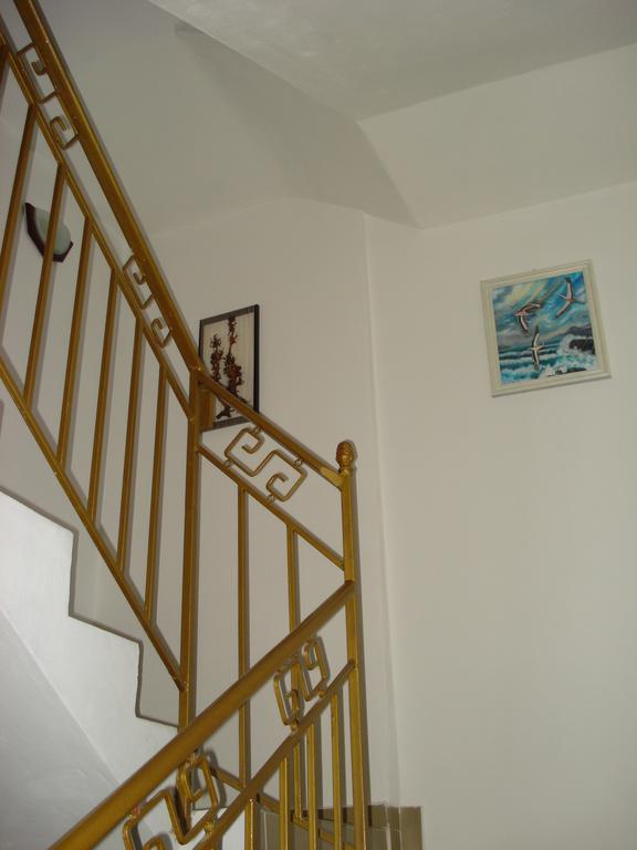 Hotel Moni 85 Family House Sozopol Habitación foto