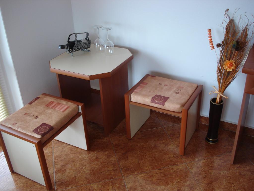 Hotel Moni 85 Family House Sozopol Habitación foto